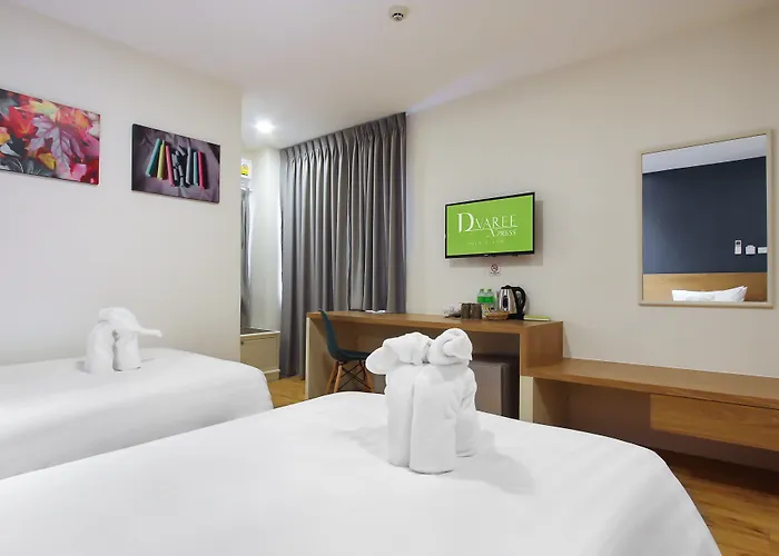 Pula Silom 3*