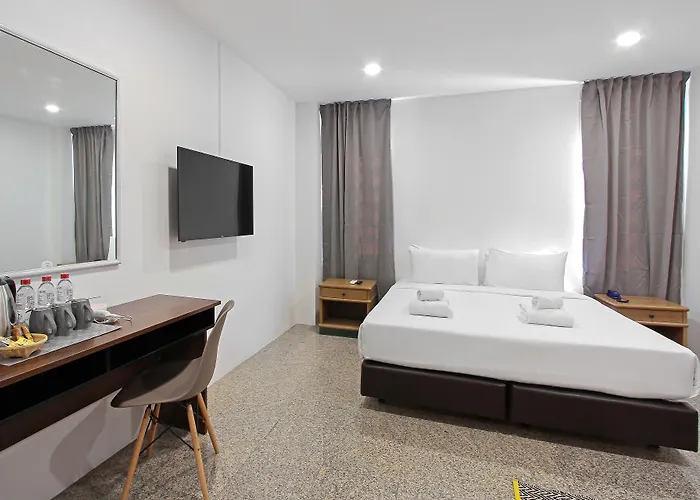 Pula Silom 3*