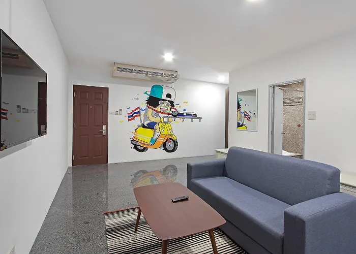 Pula Silom 3*