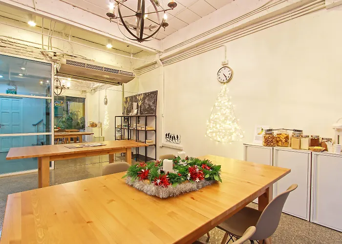 Pula Silom 3*