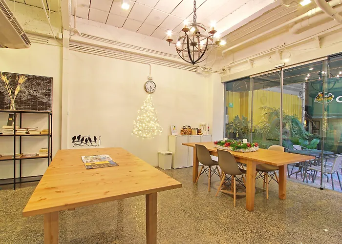 Pula Silom 3*