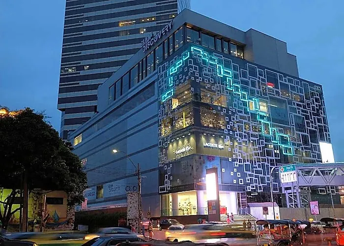 Pula Silom 3*
