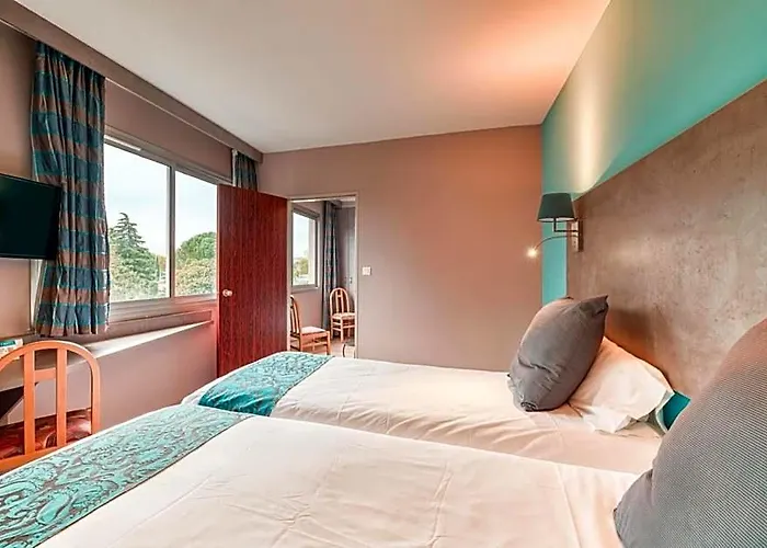 Pula Silom 3*